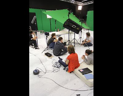 Erhöhung um Toby am rücken liegend over shoulder zu filmen